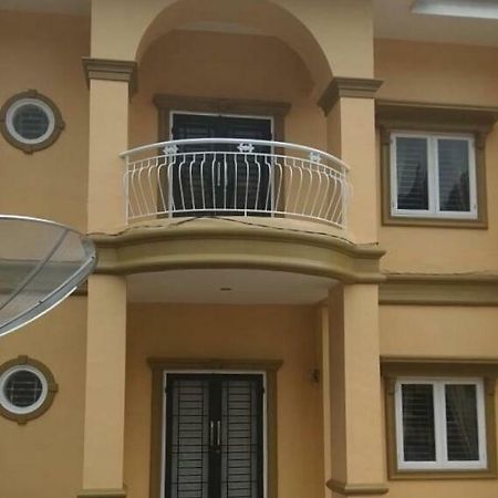 Villa Brastagi Resort Jalan Mimpin Tua Blok C No. 41 Berastagi Exterior photo